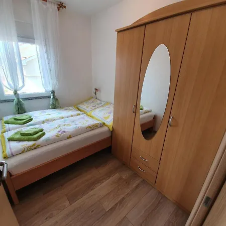 Apartmani Bozic-Tokic Krk Town Exterior photo