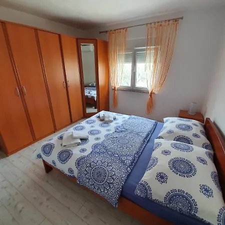 Apartmani Bozic-Tokic Krk Town Exterior photo