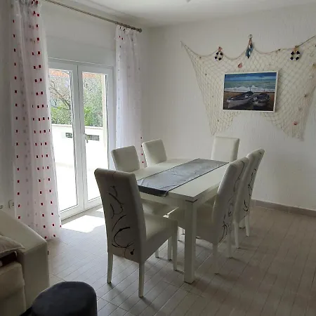 Apartmani Bozic-Tokic Krk Town Exterior photo