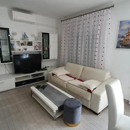 Apartmani Bozic-Tokic Krk Town Exterior photo