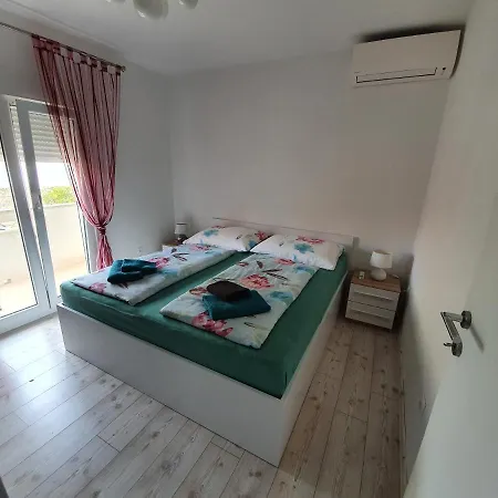 Apartmani Bozic-Tokic Krk Town Exterior photo