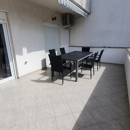 Apartmani Bozic-Tokic Krk Town Exterior photo
